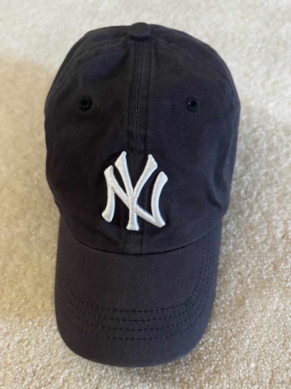 New York Yankees Classic Navy Baseball Cap, youth size, adjustable
